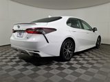 Used 2022 Toyota Camry SE image 5