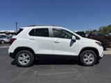 Used 2022 Chevrolet Trax LT w/ LT Convenience Package image 4