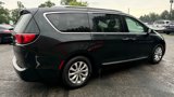 Used 2019 Chrysler Pacifica Touring-L image 5