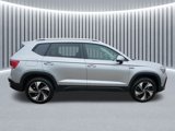 Used 2024 Volkswagen Taos SE w/ Panoramic Sunroof Package image 2