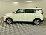 Used 2022 Kia Soul LX image 2