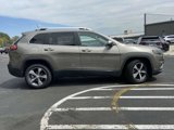 Used 2019 Jeep Cherokee Limited image 2