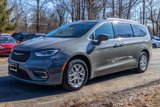 Used 2022 Chrysler Pacifica Touring-L image 3