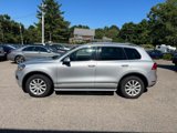 Used 2011 Volkswagen Touareg Sport image 2
