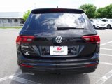 Used 2020 Volkswagen Tiguan SE R-Line image 5