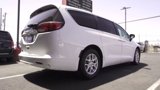 Used 2017 Chrysler Pacifica Touring image 4