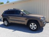 Used 2017 Jeep Grand Cherokee Laredo w/ Quick Order Package 23E image 2