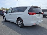 Used 2017 Chrysler Pacifica Touring image 4