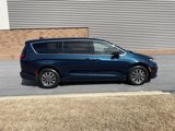 New 2025 Chrysler Pacifica Select image 4