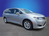 Used 2020 Chrysler Pacifica Limited image 3