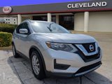 Used 2017 Nissan Rogue SV image 2