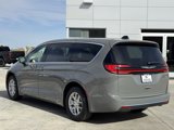 New 2025 Chrysler Pacifica Select image 4