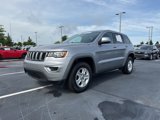 Used 2017 Jeep Grand Cherokee Laredo image 3