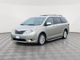 Used 2017 Toyota Sienna XLE image 3