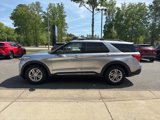 Used 2023 Ford Explorer XLT w/ Equipment Group 202A image 4
