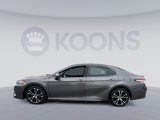 Used 2020 Toyota Camry SE image 2