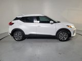 Used 2022 Nissan Kicks SV image 3