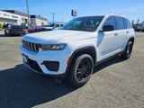 Used 2024 Jeep Grand Cherokee Laredo image 3