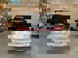 Used 2023 Chrysler Pacifica Touring-L image 5