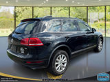 Used 2014 Volkswagen Touareg Sport image 5