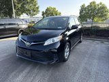 Used 2018 Toyota Sienna LE image 3