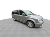 Used 2015 Chrysler Town & Country Limited Platinum image 2