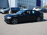Used 2020 Volvo S60 T6 R-Design image 3