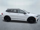 Used 2022 Volkswagen Tiguan SE R-Line image 2