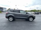 Used 2017 Ford Escape SE image 4