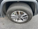 Used 2022 Jeep Grand Cherokee Limited image 3