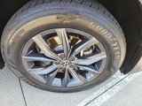Used 2022 Volkswagen Tiguan SE image 4