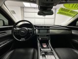 Used 2017 Jaguar XF Prestige image 3