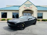 Used 2016 Dodge Challenger SXT image 2