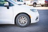 Used 2023 Chrysler Pacifica Touring-L image 4