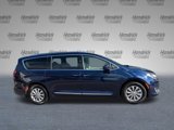 Used 2018 Chrysler Pacifica Touring-L image 3
