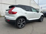 Used 2021 Volvo XC40 T5 R-Design image 3