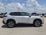 Used 2023 Nissan Rogue SV image 2