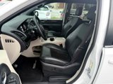 Used 2017 Dodge Grand Caravan SXT image 3