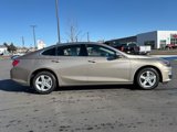 Used 2022 Chevrolet Malibu LT image 2