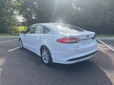 Used 2017 Ford Fusion SE w/ Fusion SE Technology Package image 3