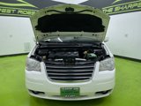 Used 2010 Chrysler Town & Country Touring image 4