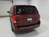 Used 2017 Dodge Grand Caravan SXT image 6