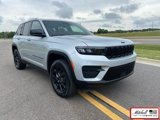 New 2025 Jeep Grand Cherokee Altitude image 2