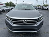 Used 2022 Volkswagen Passat 2.0T SE image 2