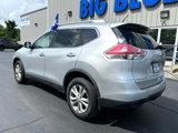 Used 2016 Nissan Rogue SV image 3