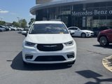 Used 2023 Chrysler Pacifica Touring-L image 2