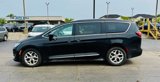 Used 2020 Chrysler Pacifica Touring-L image 3