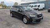 Used 2023 Chrysler Pacifica Touring-L image 3