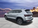 New 2025 Volkswagen Taos SE image 3