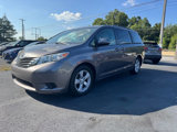 Used 2017 Toyota Sienna LE image 2